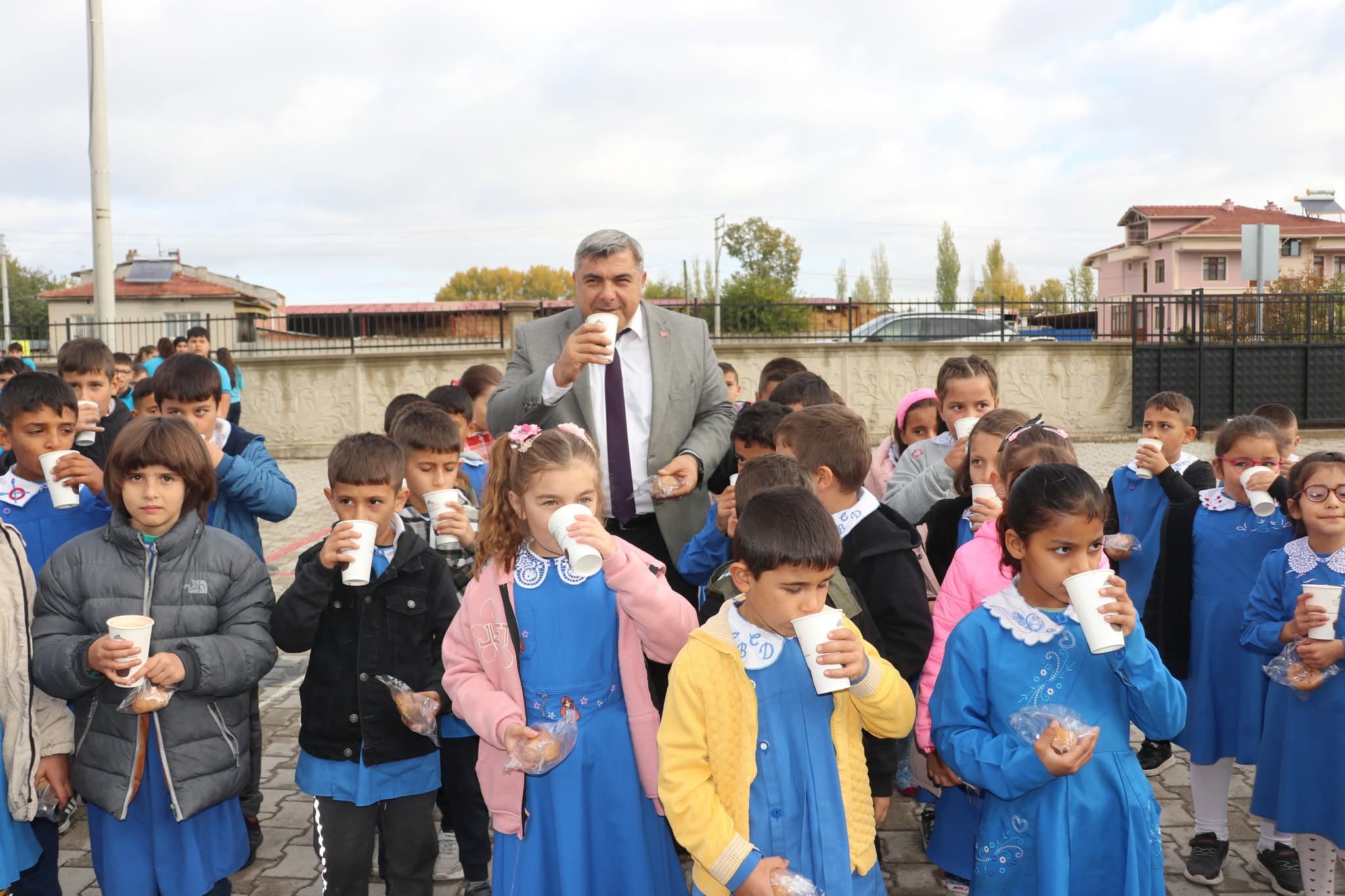 Afyonkarahisar Valiliği Himayesinde Haftalık 22.580 Öğrenciye Sıcak Çorba 