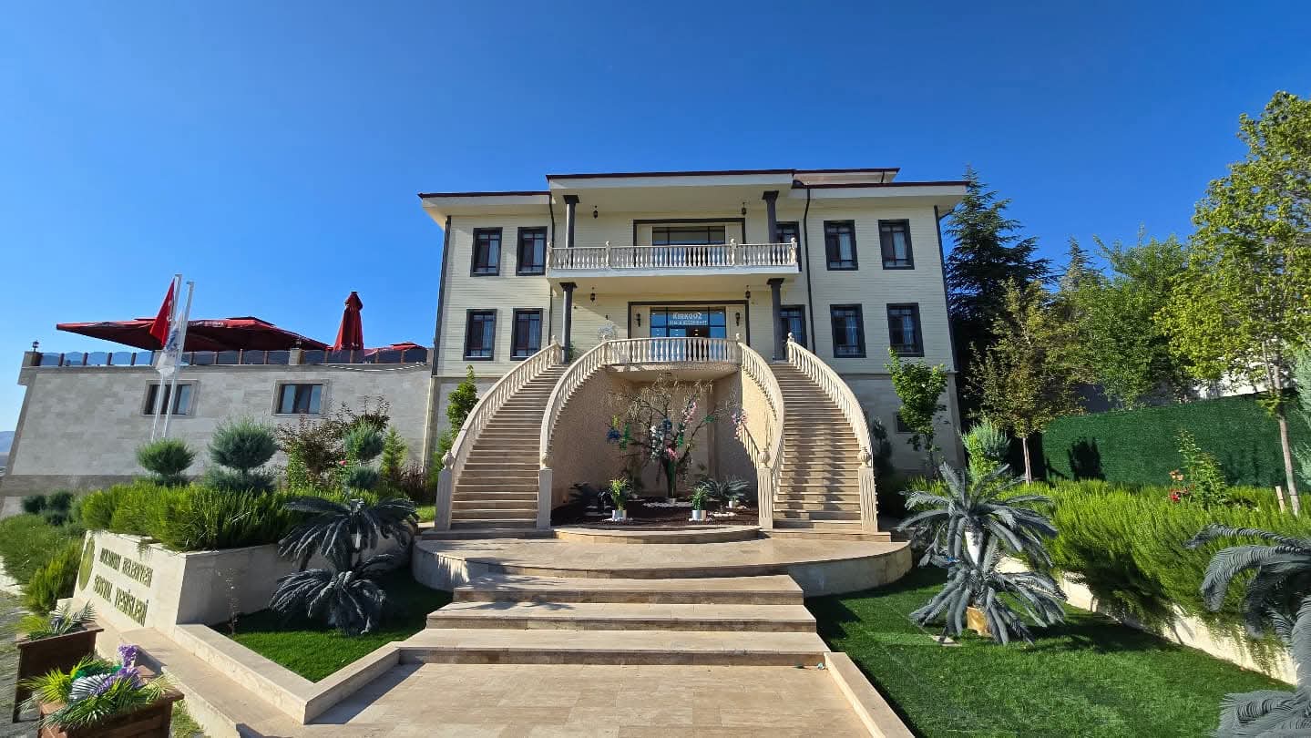 Bolvadin Belediyesi'nden Yeni Evlenecek Çiftlere Özel Konaklama İmkanı