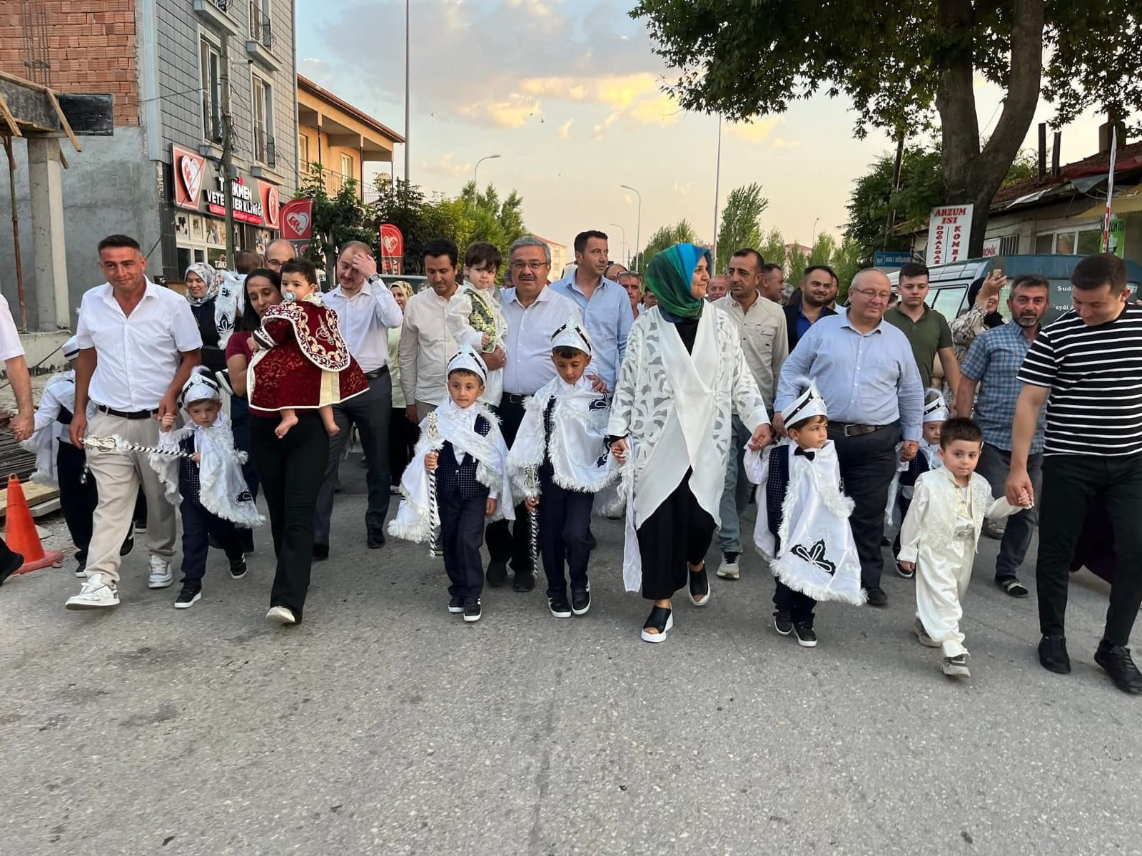 AK Parti'nin 24. Kuruluş Yıldönümünde Sünnet Cemiyeti Düzenlendi