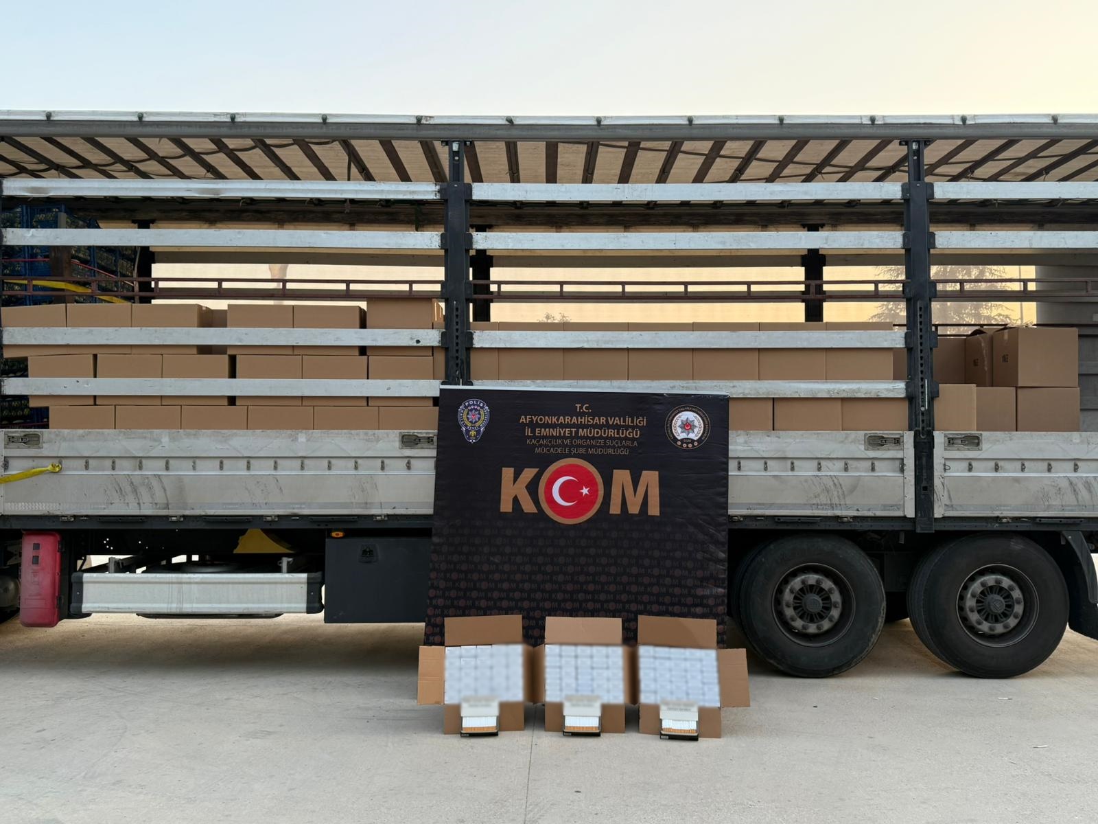 Afyonkarahisar'da Kaçakçılık Operasyonu: Milyonlarca Bandrolsüz Makaron Ele Geçirildi