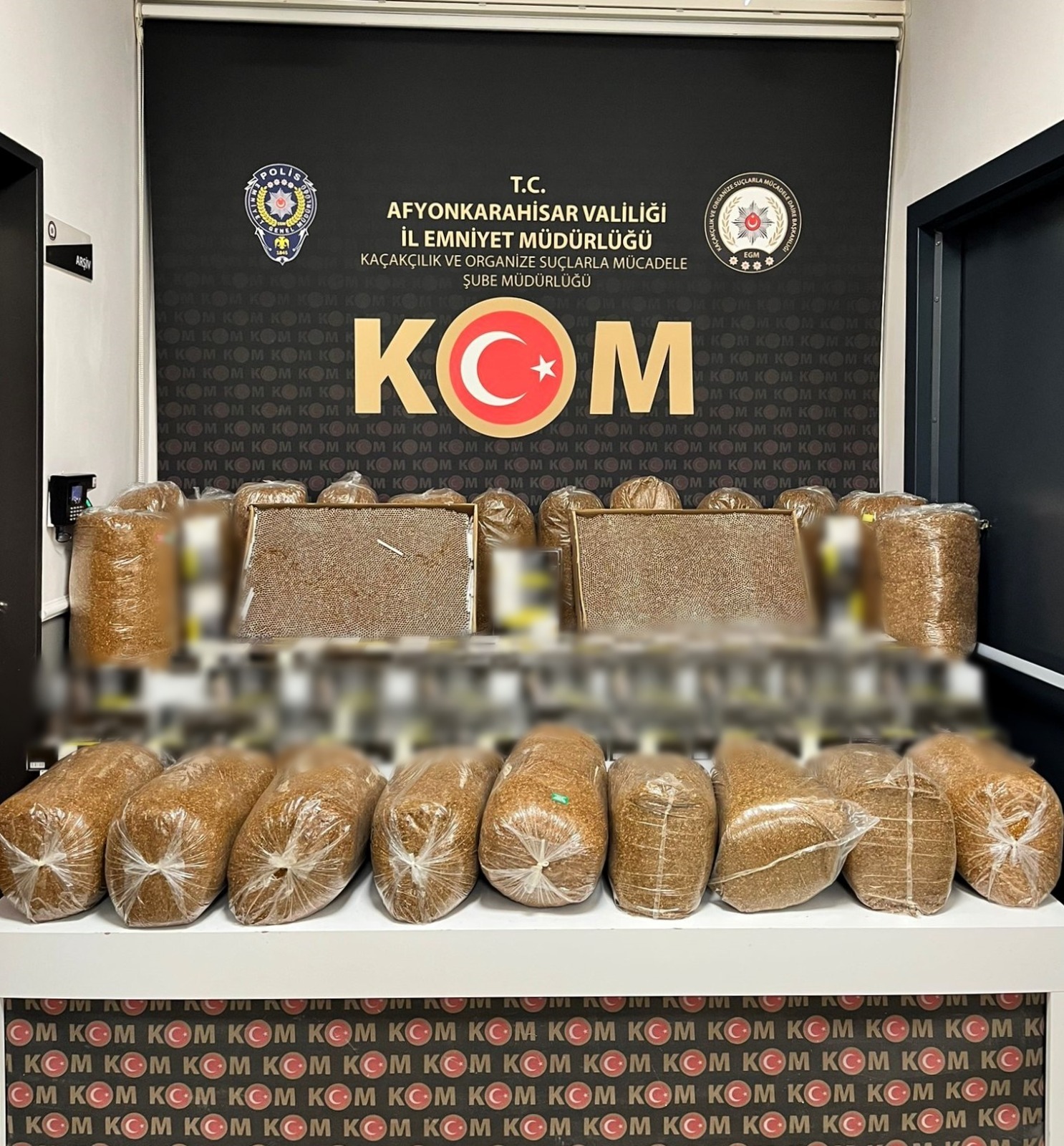 Afyonkarahisar’da Kaçak Makaron ve Tütün Operasyonu