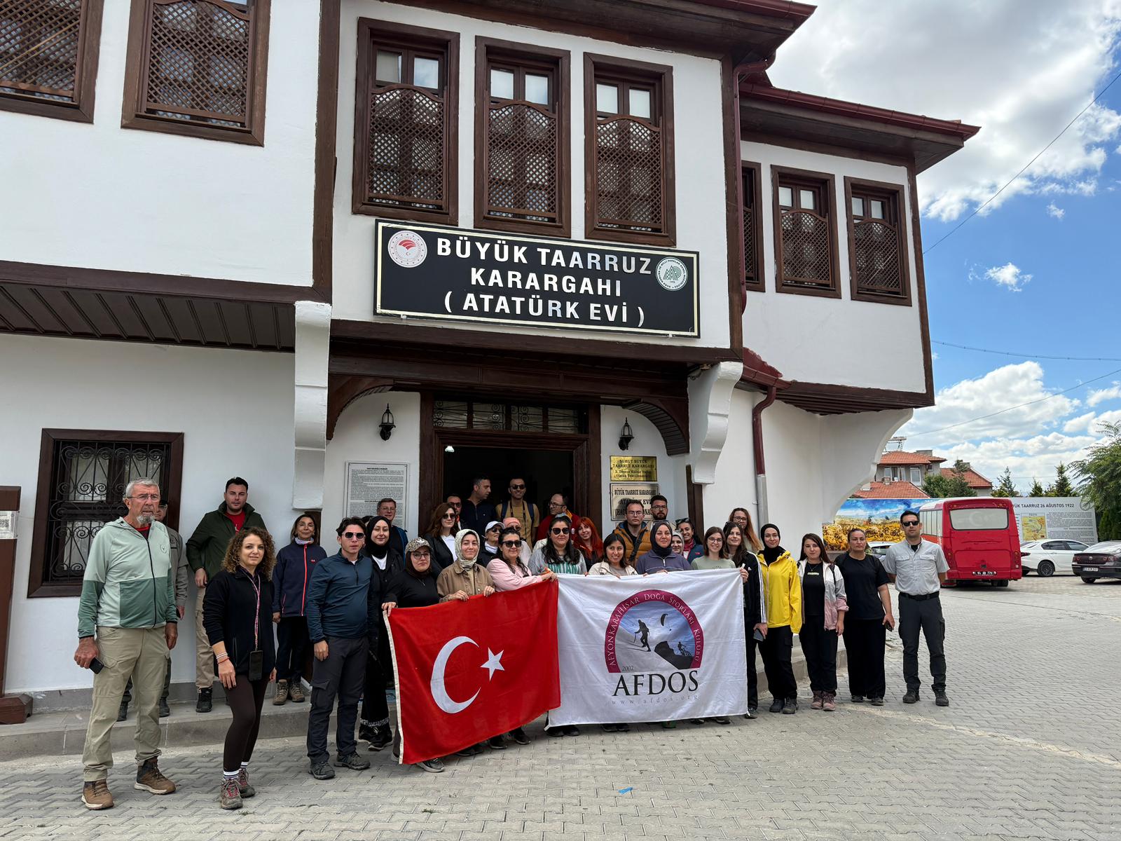 AFDOS ÜYELERİ ŞUHUT’UN TARİHİ VE DOĞAL GÜZELLİKLERİNİ KEŞFETTİ