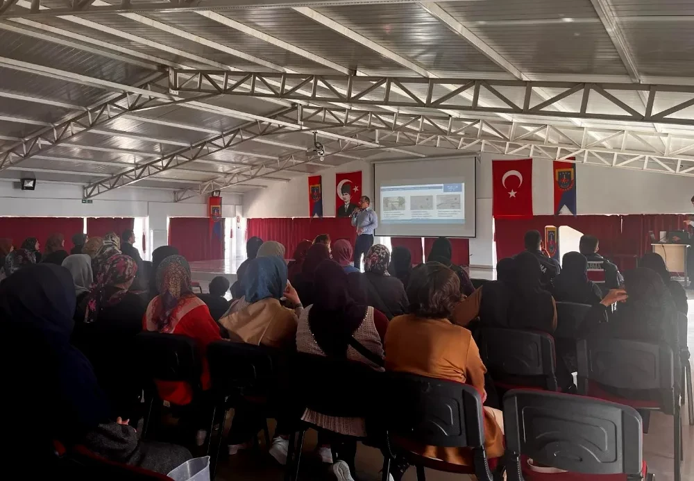 Afyonkarahisar Jandarmasından “En İyi Narkotik Polisi: Anne” Semineri